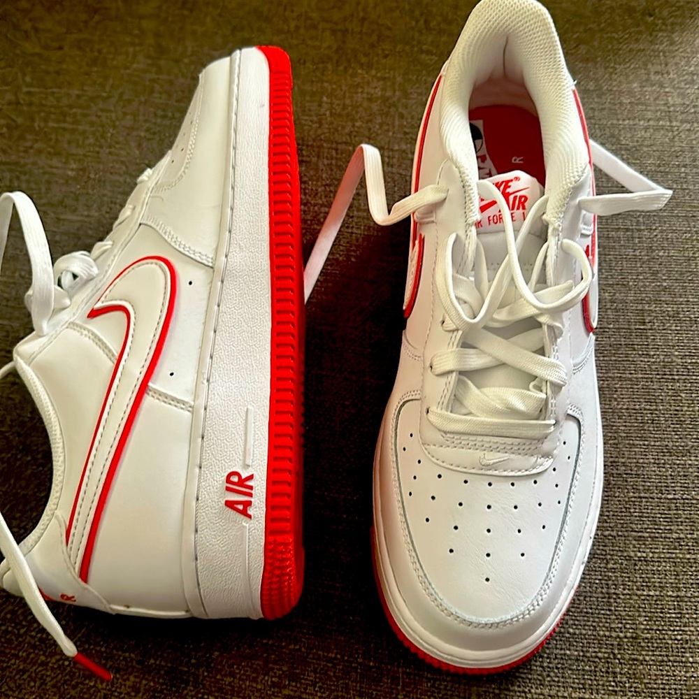 Brand new AirForce1 Burt orange/blood red